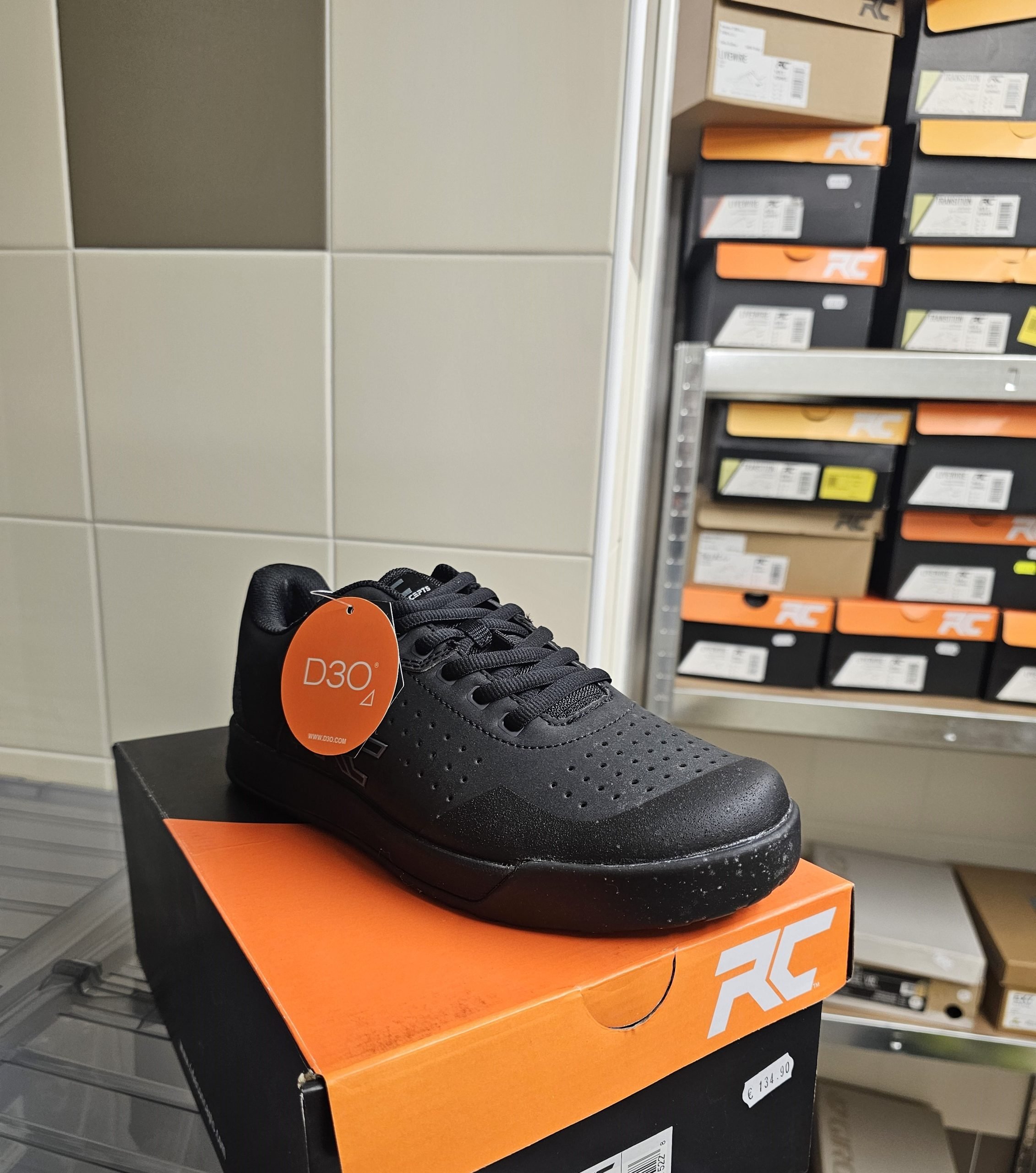 2905 -- 000 (584)
